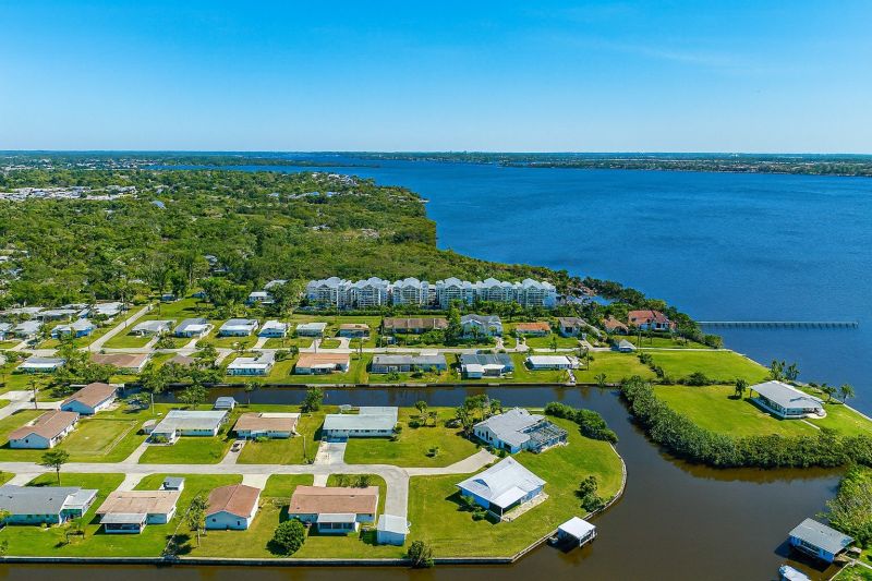 Best Bathroom Remodeling pros in Ellenton, FL